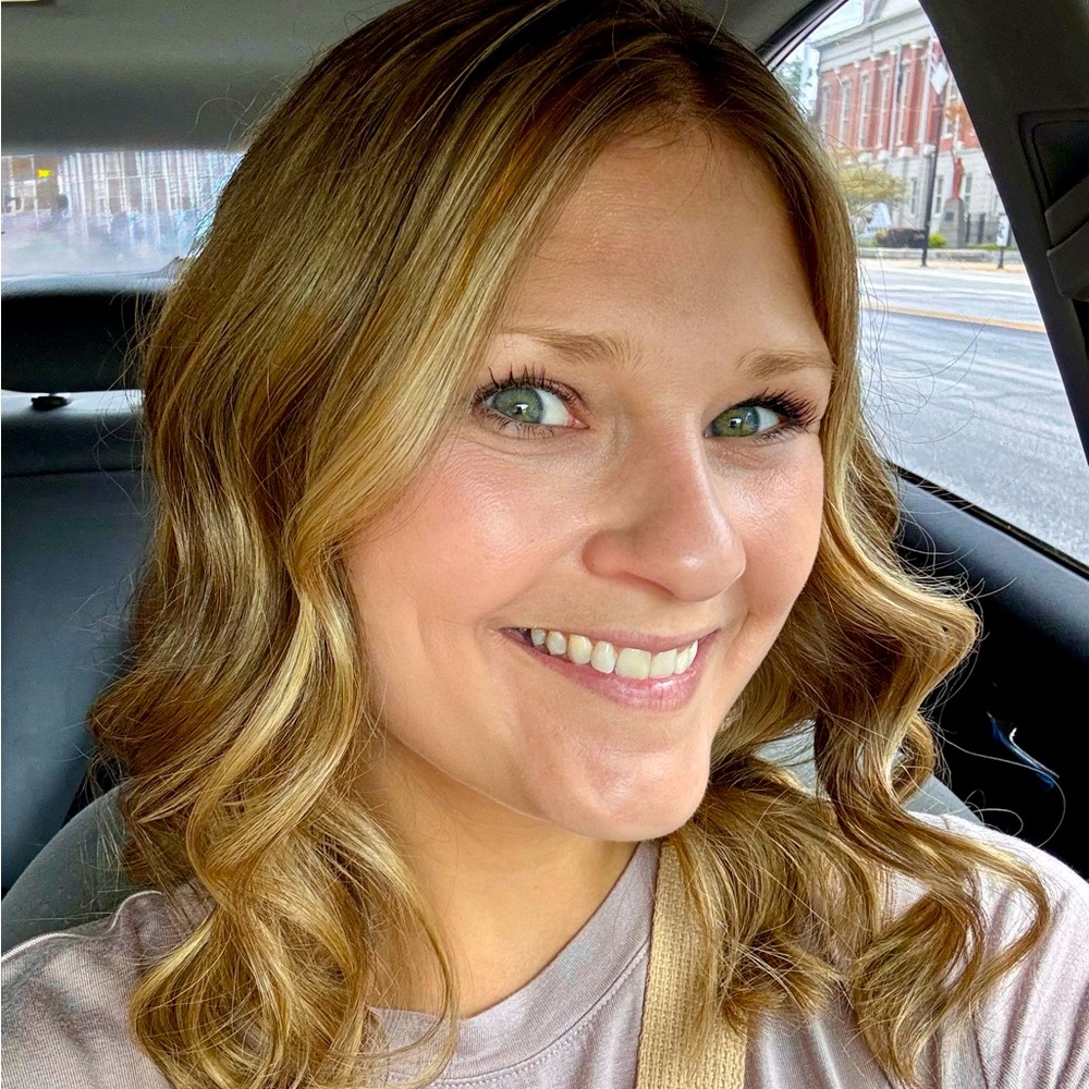 Meet your Posher, Danielle
